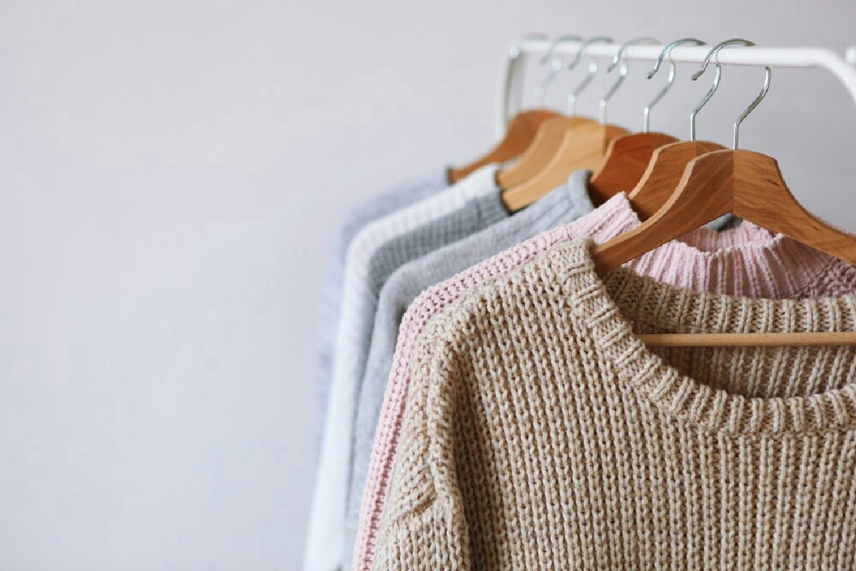 Come far resistere i tuoi vestiti più a lungo: 6 gesti facilissimi che cambiano il guardaroba